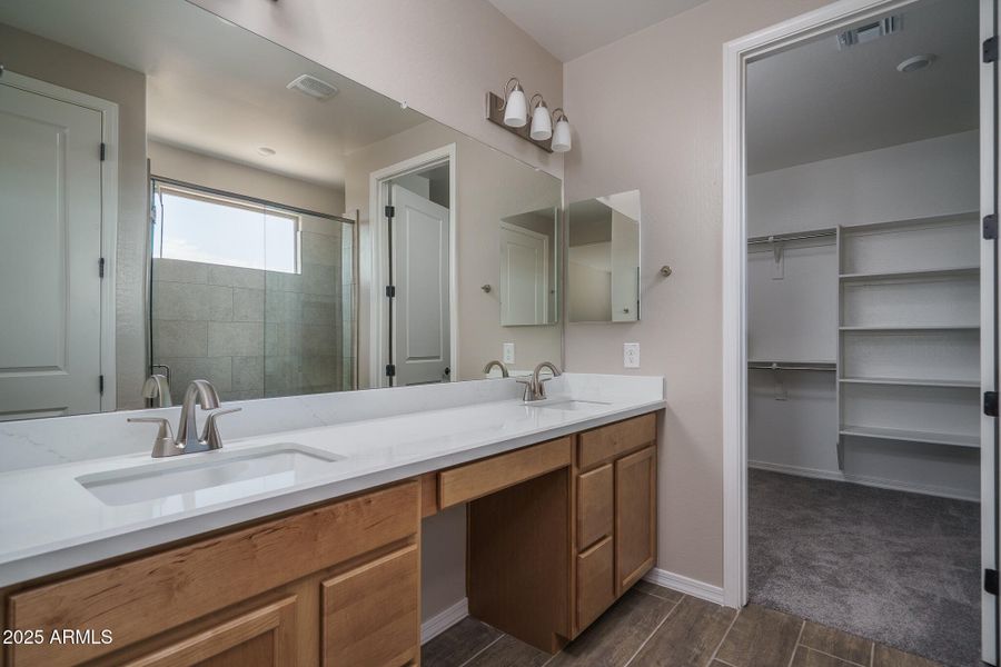 14) OWNER_S BATH 14) OWNER_S BATH