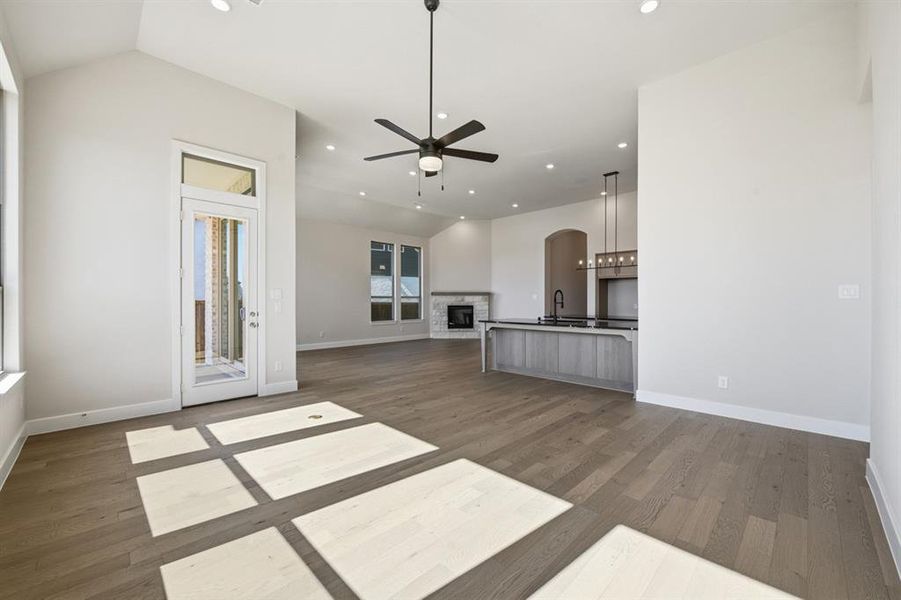 Spacious, unfurnished interior of a new home in Sandbrock Ranch: 60ft. lots, Aubrey (Image 28).