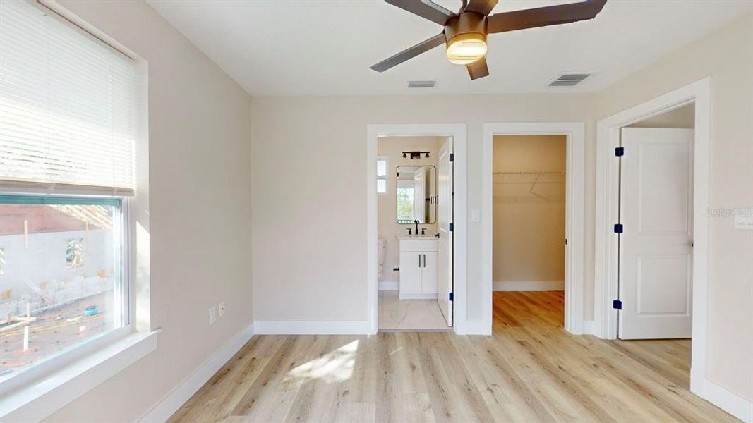 Spacious, unfurnished interior of a new home in , St. Petersburg (Image 70).