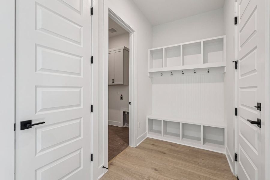 Spacious, unfurnished interior of a new home in Sauls Ranch, Round Rock (Image 21).