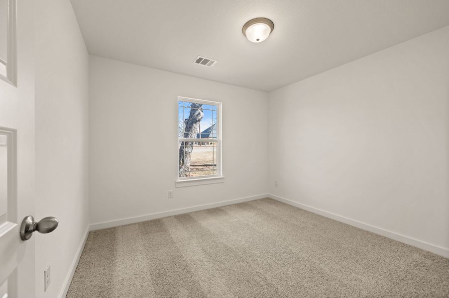 Spacious, unfurnished interior of a new home in Runaway Bay, Runaway Bay (Image 26).
