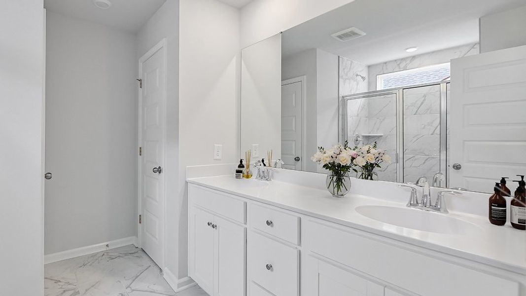 2629 Evans Owners Bath F2 2629 Evans Owners Bath F2