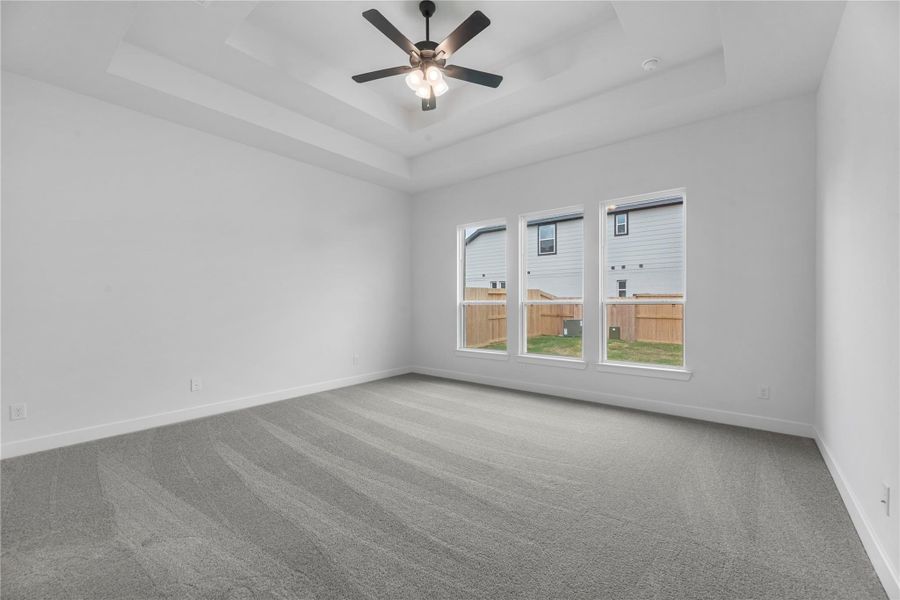 Spacious, unfurnished interior of a new home in Sienna, Missouri City (Image 12).