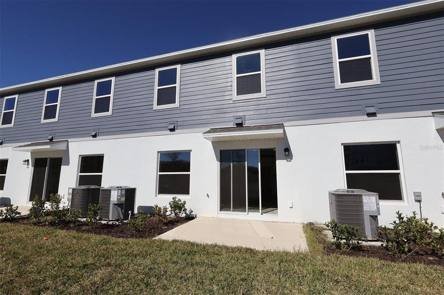 Exterior details and patio area of a home in Tyson Ranch, Orlando (Image 3).
