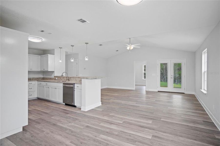 Spacious, unfurnished interior of a new home in , Blountstown (Image 12).