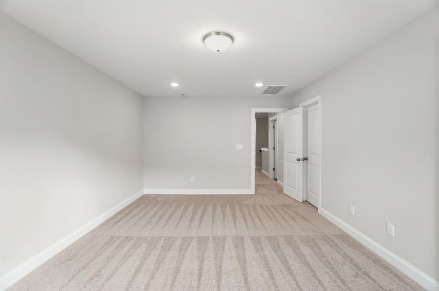 Spacious, unfurnished interior of a new home in Harrisburg Village Townhomes, Harrisburg (Image 58).