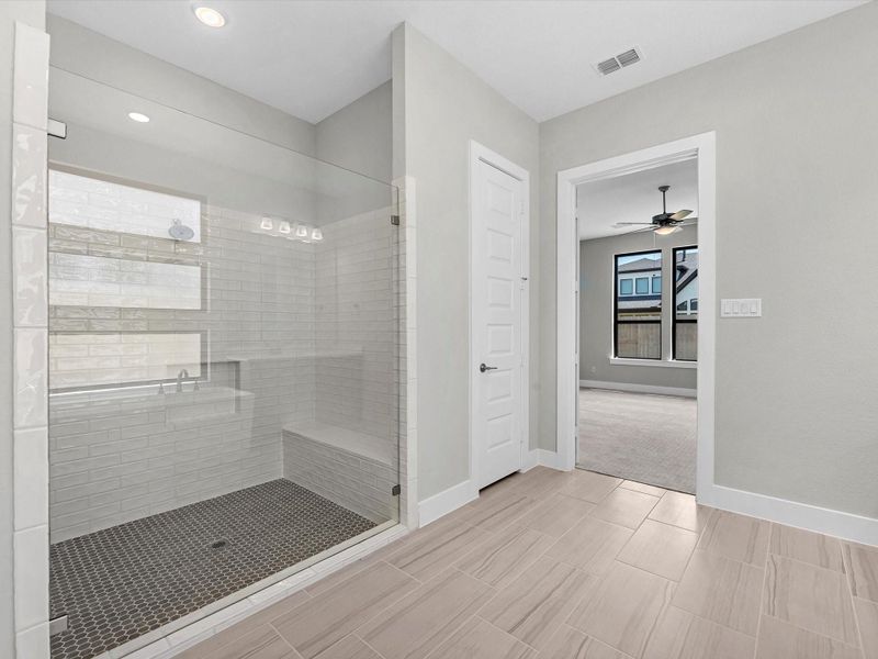 Spacious, unfurnished interior of a new home in Cross Creek Ranch 65′, Fulshear (Image 24). Spacious, unfurnished interior of a new home in Cross Creek Ranch 65′, Fulshear (Image 24).