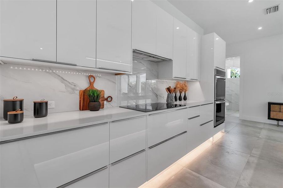 Furnished interior view inside a new home in , Sarasota (Image 40).