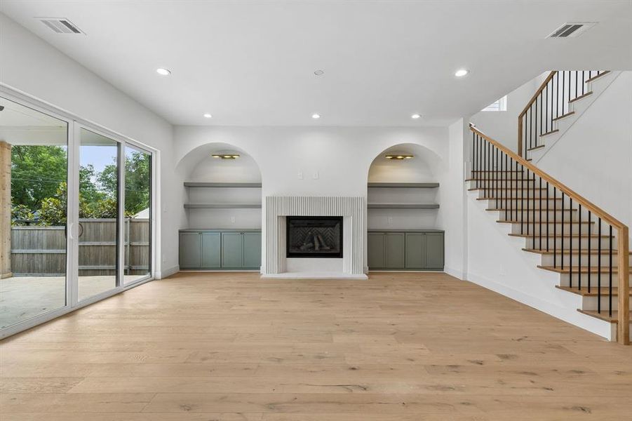 Spacious, unfurnished interior of a new home in , Dallas (Image 24).