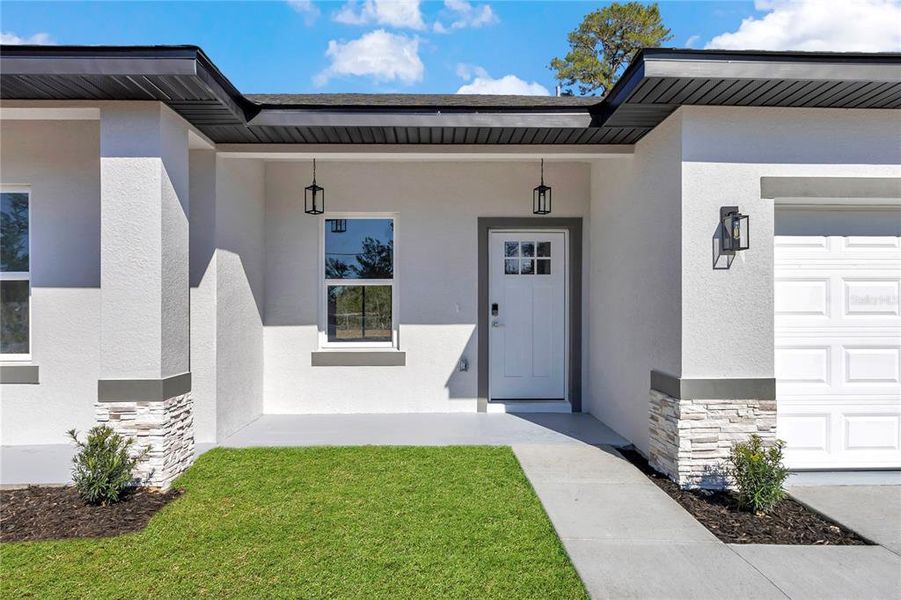 Exterior details and patio area of a home in , Ocala (Image 22).