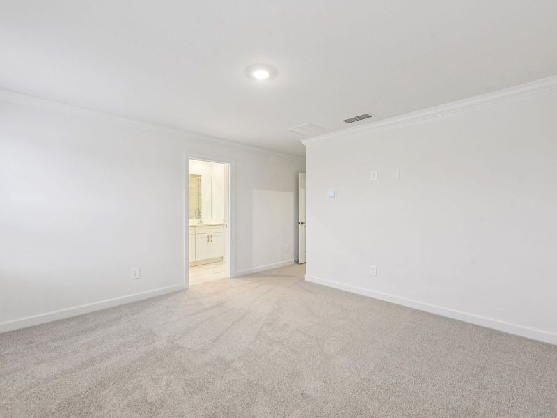Spacious, unfurnished interior of a new home in Rocky River Towns, Charlotte (Image 14).
