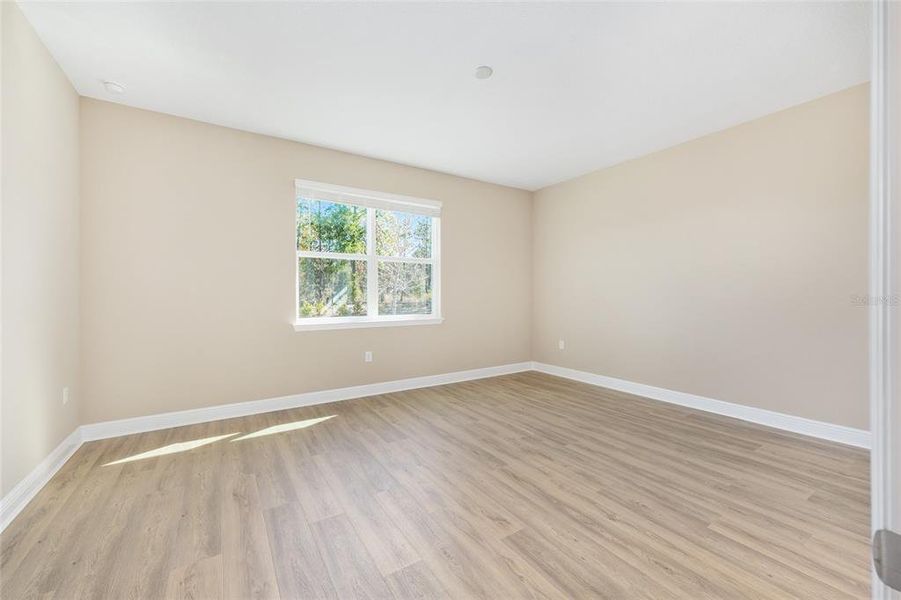 Spacious, unfurnished interior of a new home in , Ocala (Image 32).