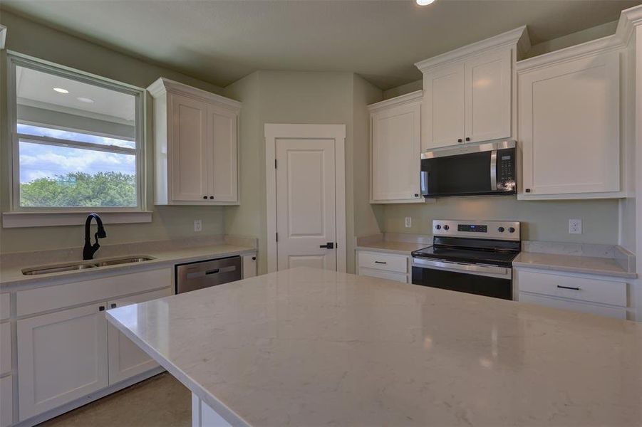 Spacious, unfurnished interior of a new home in , Whitney (Image 17).