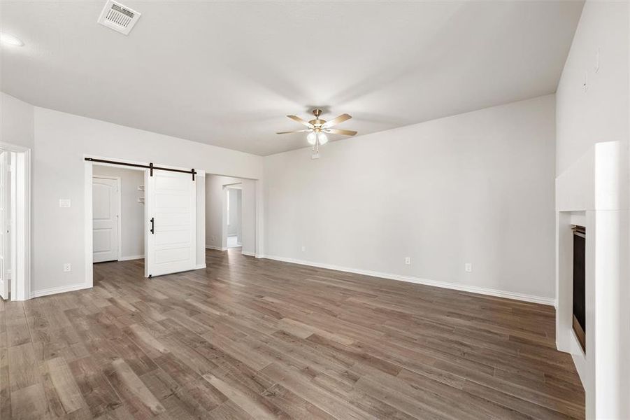 Spacious, unfurnished interior of a new home in Morningstar, Aledo (Image 31).