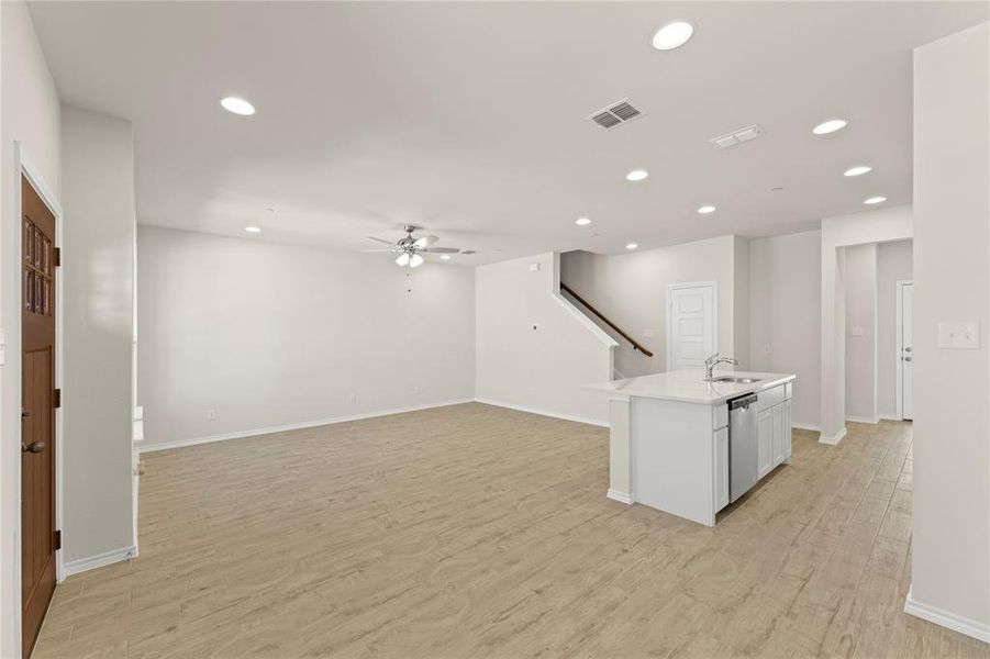 08. 4006 Avion - Kitchen