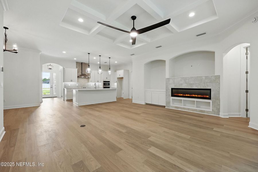 Spacious, unfurnished interior of a new home in Goose Creek Estates, Green Cove Springs (Image 34).