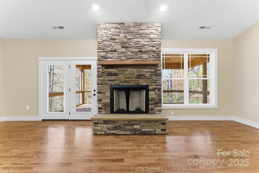 Spacious, unfurnished interior of a new home in , Hendersonville (Image 28).