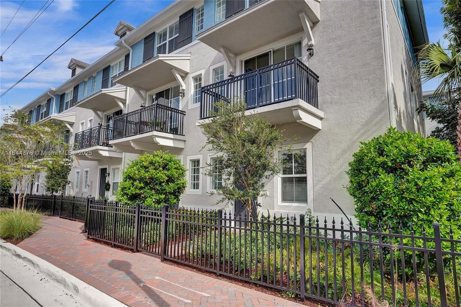 Exterior details and patio area of a home in , Delray Beach (Image 29).