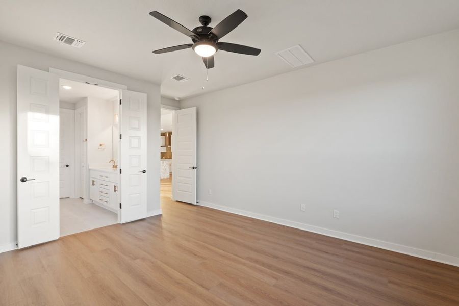 Spacious, unfurnished interior of a new home in Terrace Collection at Lariat, Liberty Hill (Image 39).