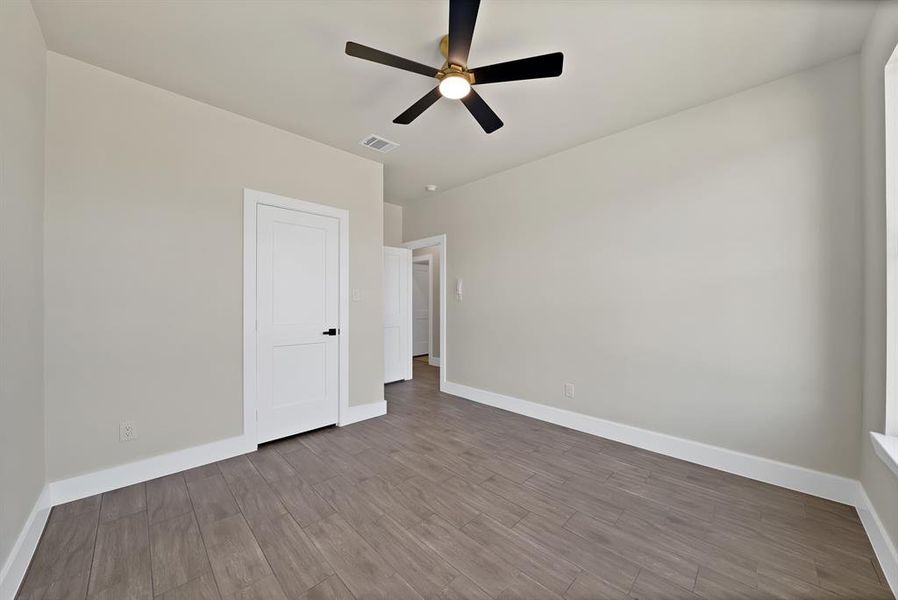 Spacious, unfurnished interior of a new home in , Granbury (Image 30). Spacious, unfurnished interior of a new home in , Granbury (Image 30).