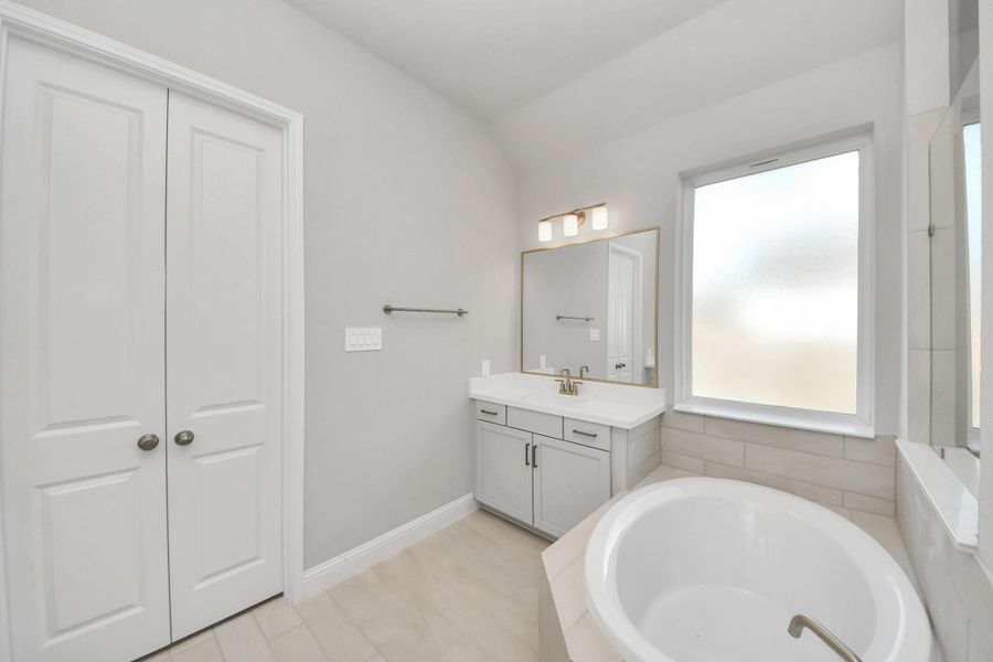 Furnished interior view inside a new home in ARTAVIA: Hilltop Collection, Conroe (Image 8). Furnished interior view inside a new home in ARTAVIA: Hilltop Collection, Conroe (Image 8).