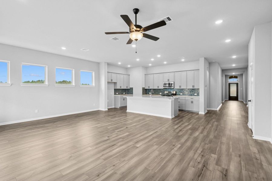 Spacious, unfurnished interior of a new home in Escondido 50' Homesites, Magnolia (Image 14). Spacious, unfurnished interior of a new home in Escondido 50' Homesites, Magnolia (Image 14).