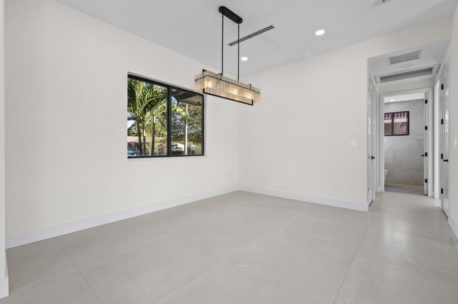 13 Dining Room 02