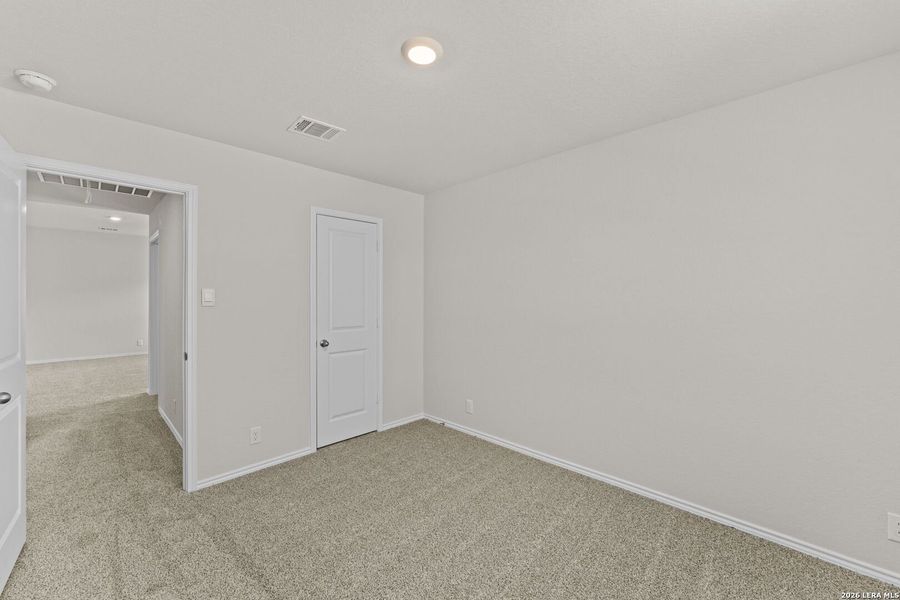 Spacious, unfurnished interior of a new home in Applewood, San Antonio (Image 20).