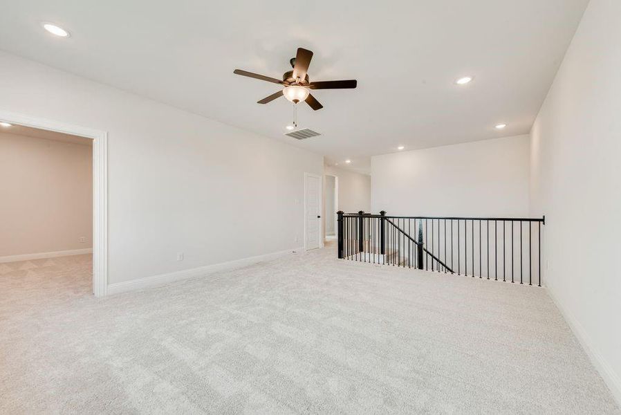 Spacious, unfurnished interior of a new home in Villages of Creekwood, Frisco (Image 34).