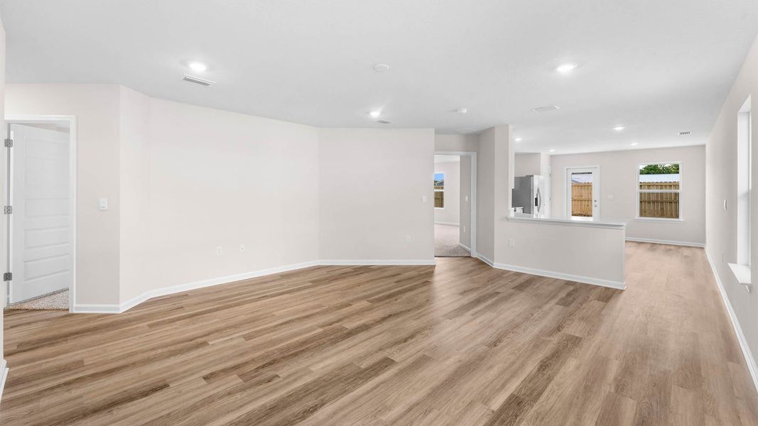 Spacious, unfurnished interior of a new home in Park Place, Panama City (Image 14).