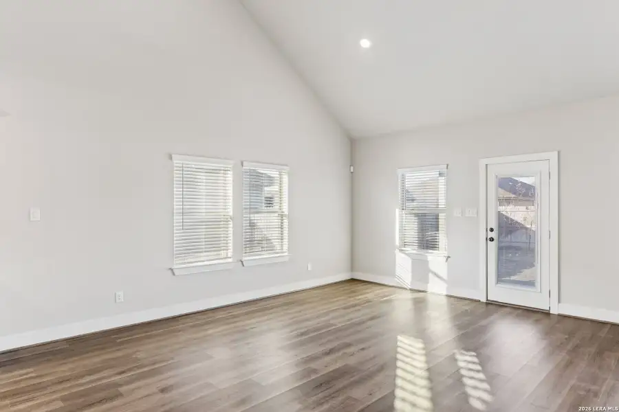 Spacious, unfurnished interior of a new home in Autry Pond, San Antonio (Image 40).