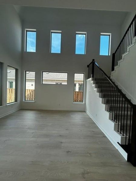 Spacious, unfurnished interior of a new home in Parmer Ranch, Georgetown (Image 16).
