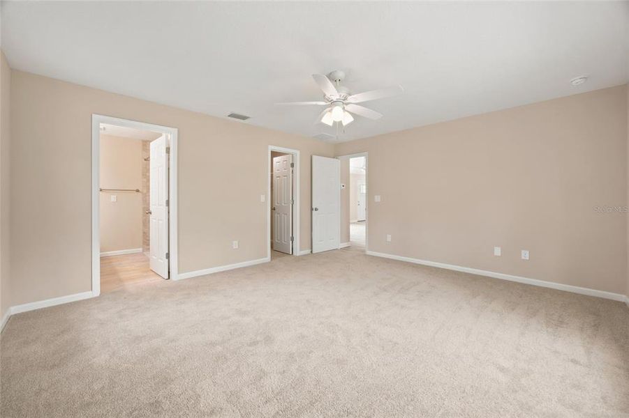 Spacious, unfurnished interior of a new home in , Citrus Springs (Image 13).