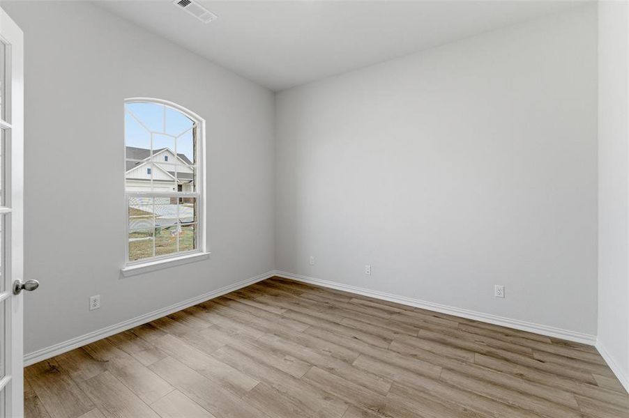 Spacious, unfurnished interior of a new home in Covenant Park, Springtown (Image 22).