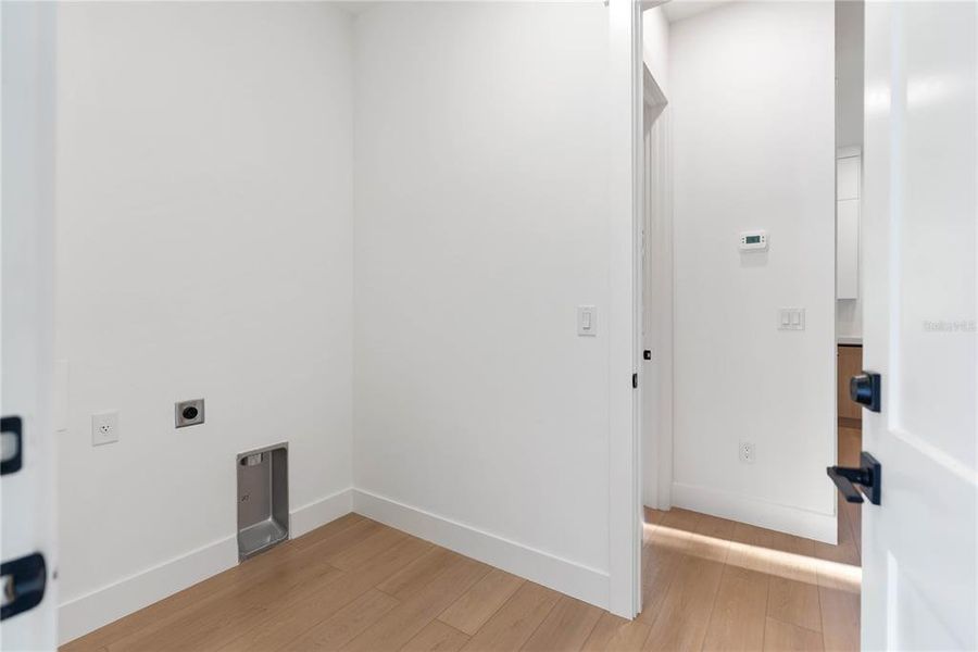 Spacious, unfurnished interior of a new home in , Port Charlotte (Image 46).