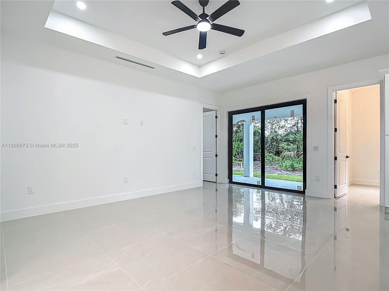 Spacious, unfurnished interior of a new home in , Lehigh Acres (Image 35).