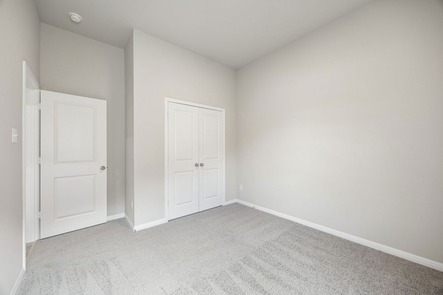 Spacious, unfurnished interior of a new home in Riviera Pines, Huffman (Image 26).