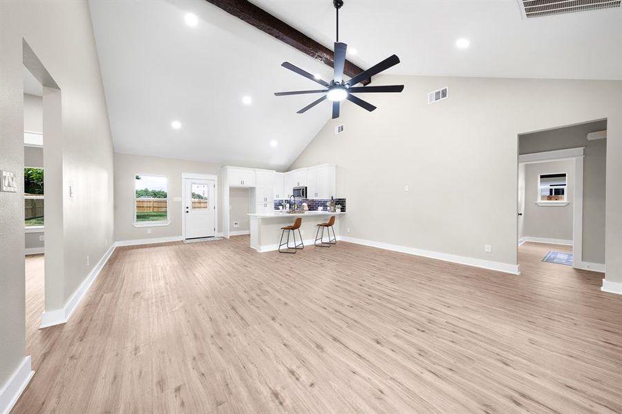 Spacious, unfurnished interior of a new home in , Sulphur Springs (Image 25).