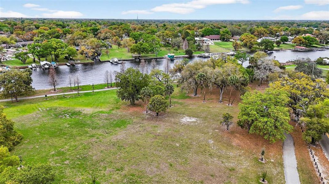 Natural landscape and outdoor views near Clearfield Crossings in Tampa (Image 46).