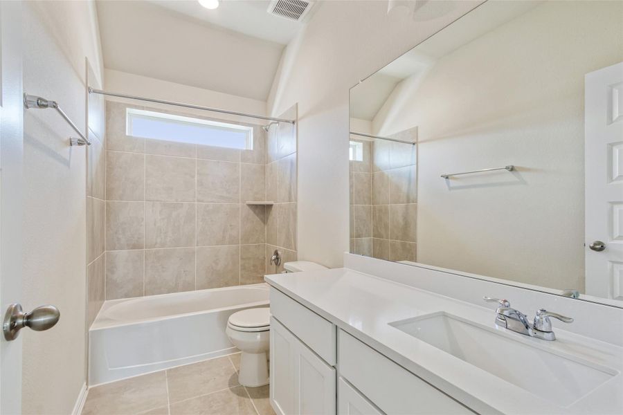 Furnished interior view inside a new home in Ellis Cove, Seabrook (Image 10).