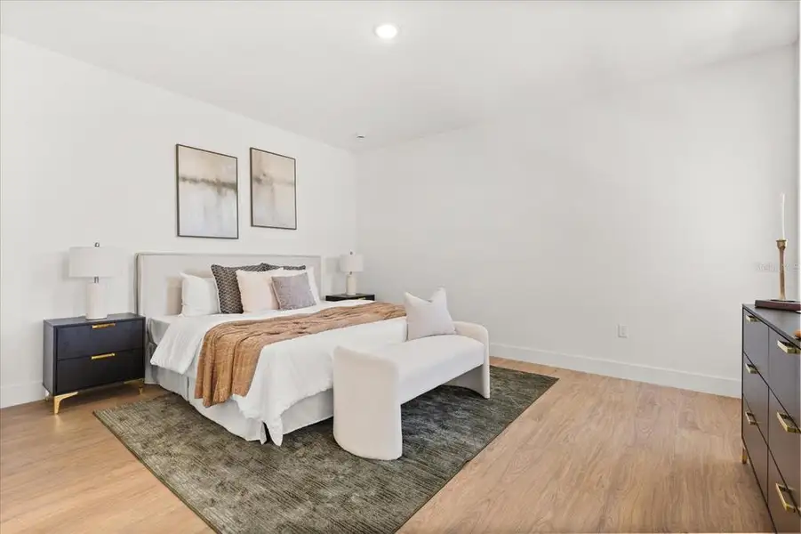 Furnished interior view inside a new home in , Orlando (Image 7).