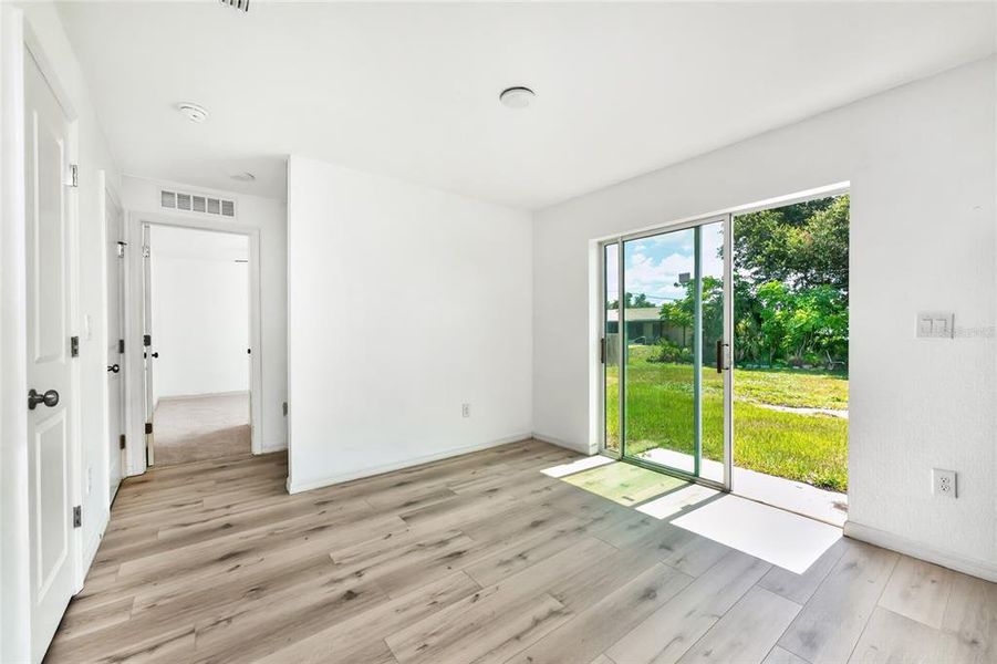 Spacious, unfurnished interior of a new home in , Port Charlotte (Image 35).
