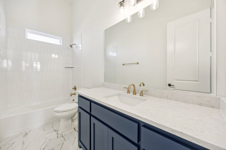 Representative furnished interior of a home built from the Augusta by Sandlin Homes in Trinity Estates, Benbrook (Image 12).
