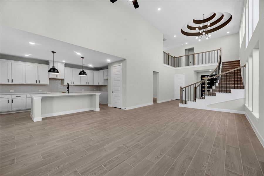 Representative image. Features, specifications, selections and colors may vary. Representative image. Features, specifications, selections and colors may vary.