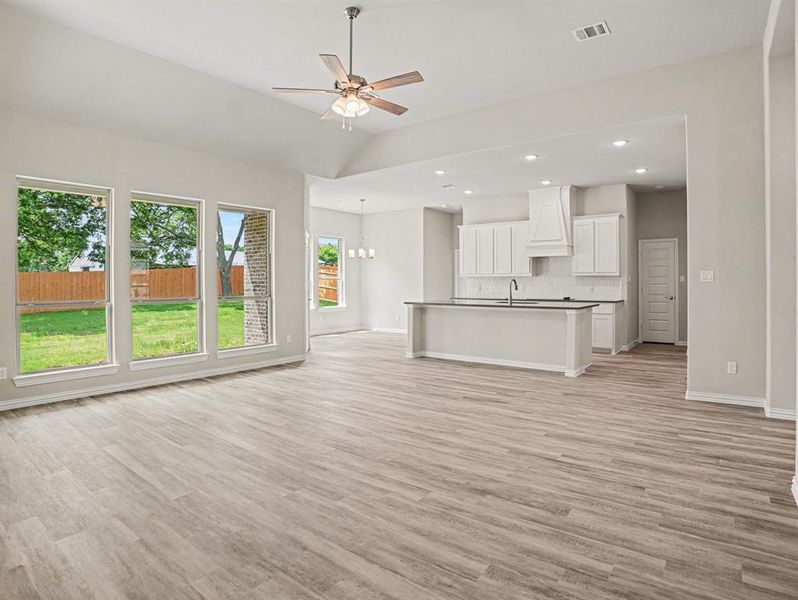 Spacious, unfurnished interior of a new home in Cole Crossing Estates, DeSoto (Image 25). Spacious, unfurnished interior of a new home in Cole Crossing Estates, DeSoto (Image 25).