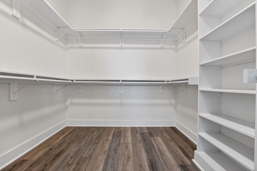Spacious, unfurnished interior of a new home in , Horseshoe Bay (Image 35).