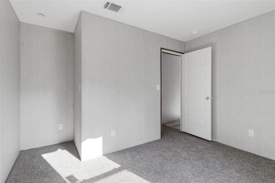 Spacious, unfurnished interior of a new home in , Spring Hill (Image 19).