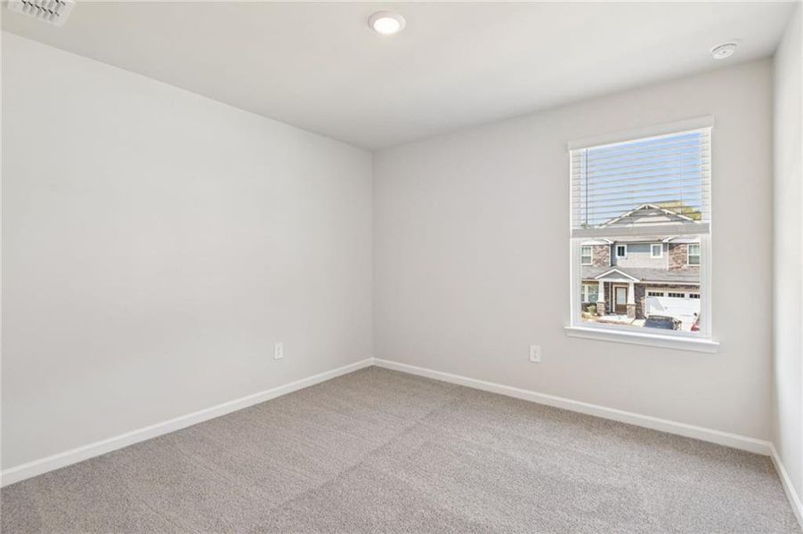 Spacious, unfurnished interior of a new home in The Oaks at Dawson, Dawsonville (Image 35).