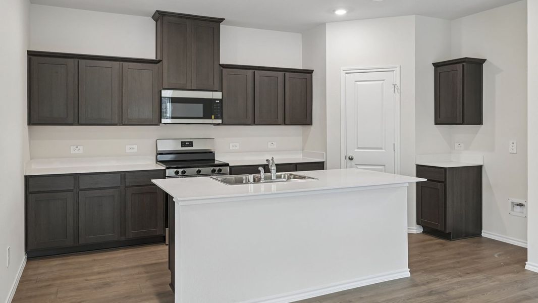 Furnished interior view inside a new home in Sweetwater Springs, Sherman (Image 3).