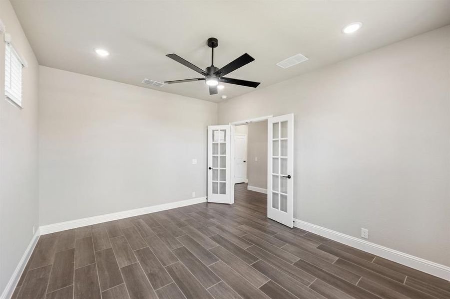 Spacious, unfurnished interior of a new home in Villages of Walnut Grove, Midlothian (Image 26).